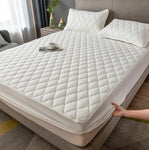 "Premium Waterproof Mattress Protector – Breathable, Noiseless, Hypoallergenic Bed Cover for Full Protection"