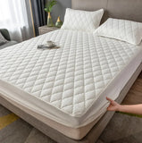 "Premium Waterproof Mattress Protector – Breathable, Noiseless, Hypoallergenic Bed Cover for Full Protection"