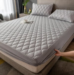 "Premium Waterproof Mattress Protector – Breathable, Noiseless, Hypoallergenic Bed Cover for Full Protection"